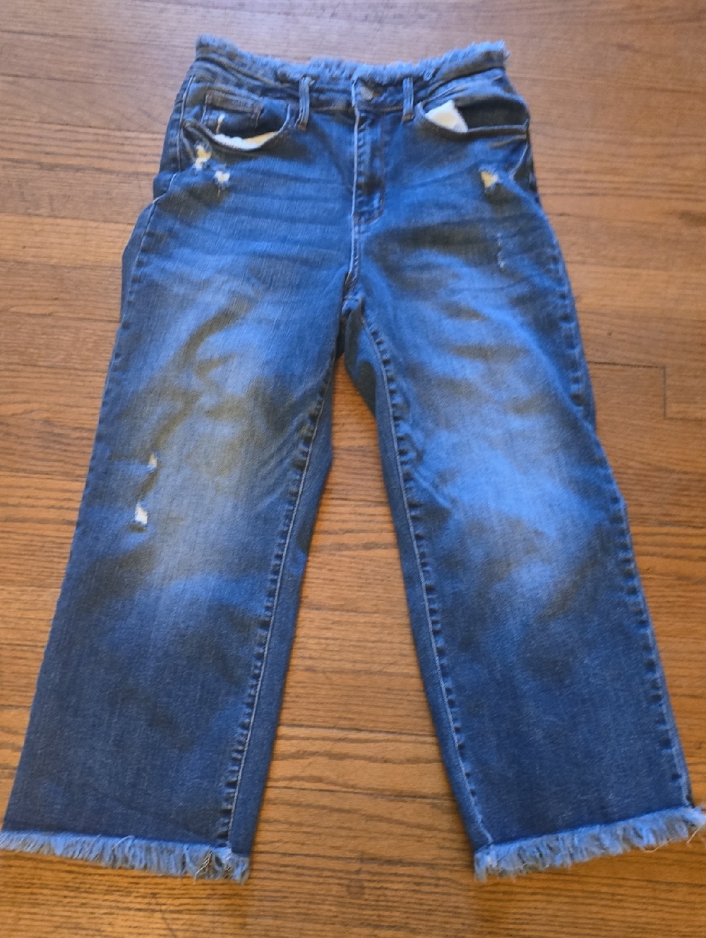 Judy Blue Cropped Denim Jeans - Medium Blue with Frayed Waist And Hem